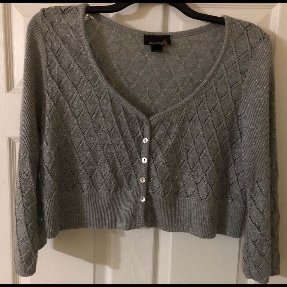 Cute Cropped Ashley Stewart grey sweater